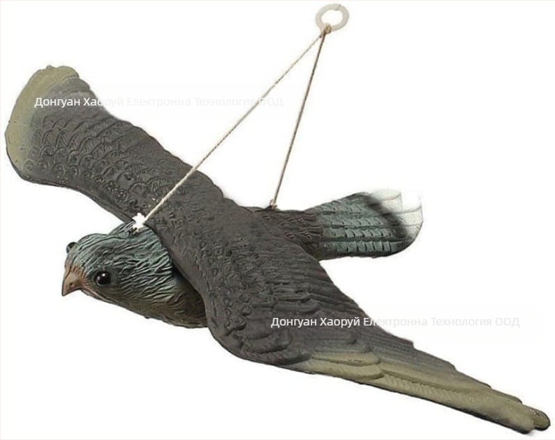 Модел на ястреб за примамване и градинска украса, изработен от смола, с полирана повърхност