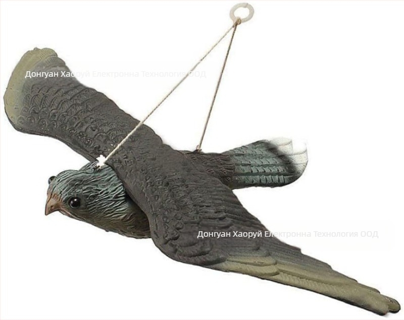 Модел на ястреб за примамване и градинска украса, изработен от смола, с полирана повърхност