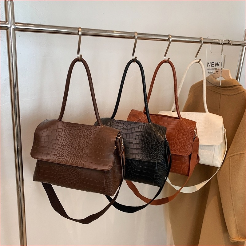 Чанта тип Tote от PHJANE, PU материал със синтетичен кожен хастар, хоризонтална квадратна форма, магнитно закопчаване