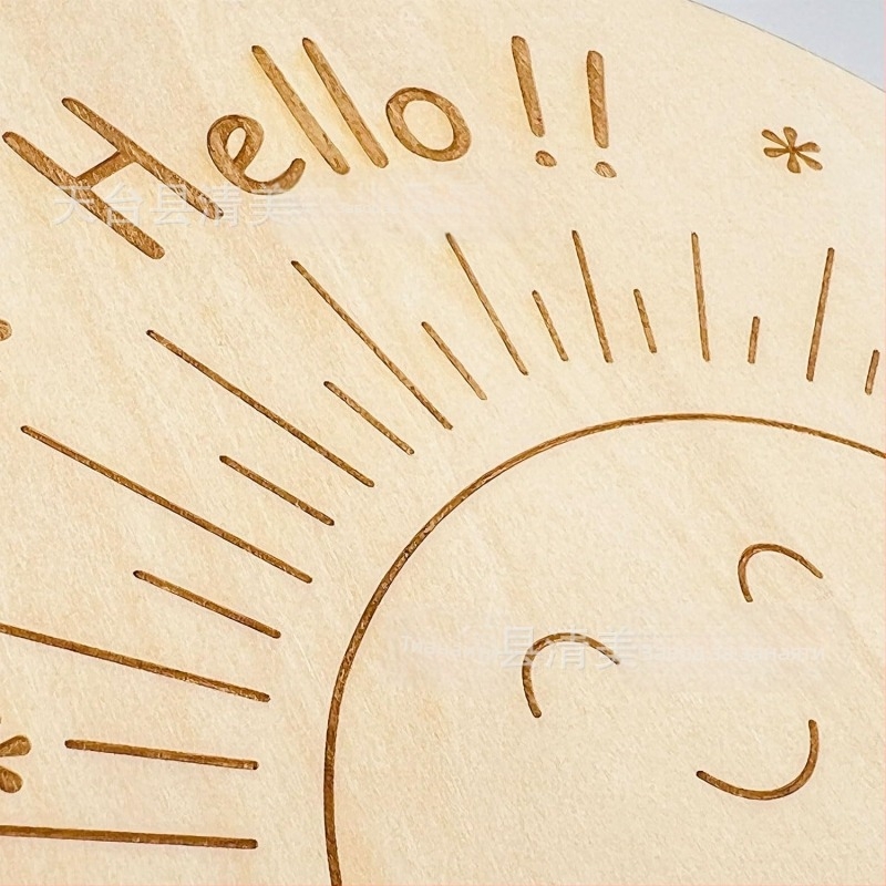 Двустранна гравирана дървена карта за бебета – обявяване на раждането и месечни постижения