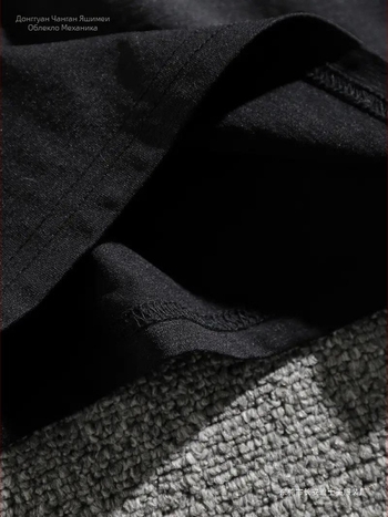 Тениска с принт, кръгло деколте, къс ръкав, свободна кройка (Полиестерова материя; печат; къси ръкави; кръгло деколте; свободна кройка)