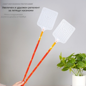 Мухарка с дълга дръжка от бамбук, прост стил за домашна употреба; Материал: бамбук; Обект: мухи, хлебарки, комари; Нетоксично.
