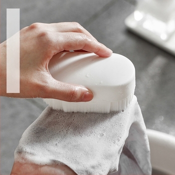 Четка за пране с меки власинки, марка Yuyou, пластмасова конструкция, тегло 42 г, кашон 200 бр.