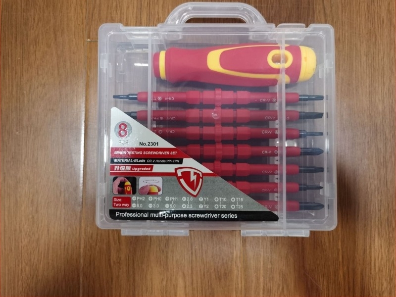 Mamba 13‑частен комплект VDE изолирани отвертки за електротехници — магнитни върхове, въглеродна стомана, Phillips и шлиц