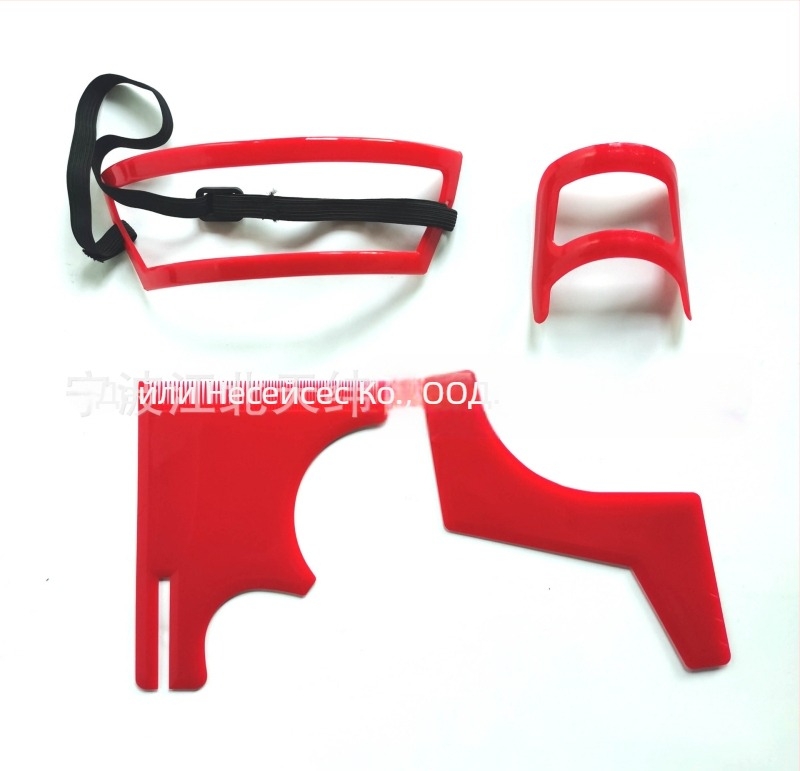 Комплект от четири части за оформяне на брада и коса: гребен за брада, гребен за коса, устройство за оформяне на брада, линейка за подстригване на шията; Марка TIANWEI; Материал PP