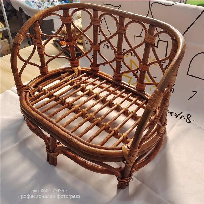 Ратанов фотостол за снимки — Kitten; Материал: ратан; Подходящ за снимки на облекло; Тегло: 1,3 кг; Аксесоар за фото студио за новородени