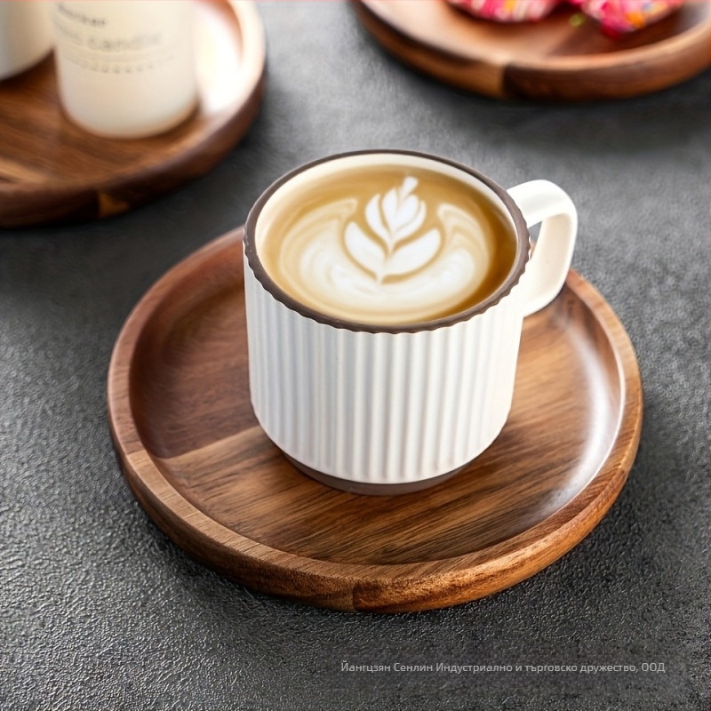 Дървен кръгъл поднос, модерен прост стил, едноцветен дизайн, подходящ за чай и закуски.