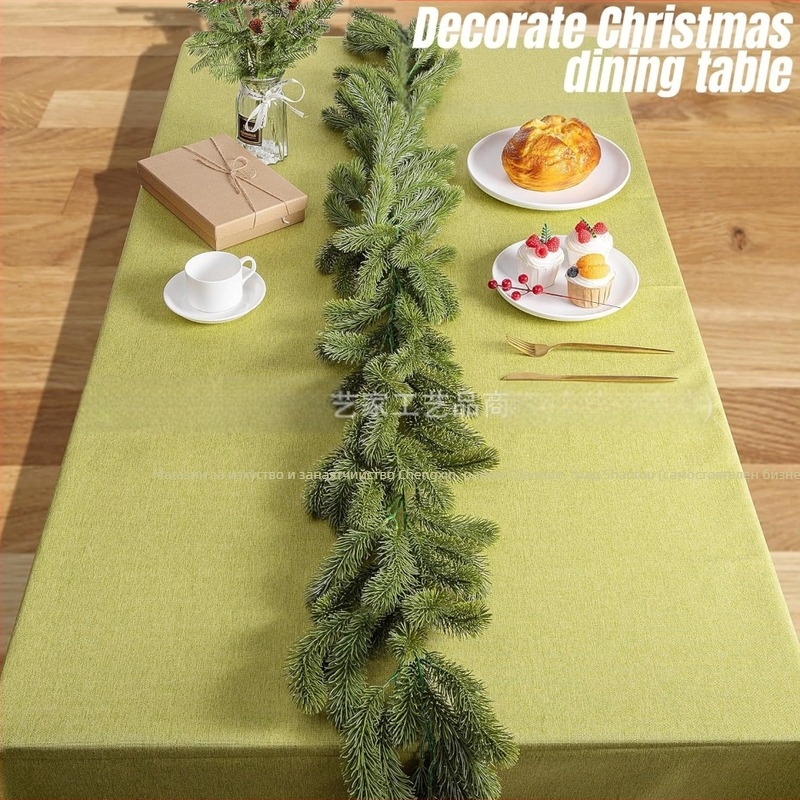 Коледна гирлянда от изкуствени смърчови иглички, пластмаса и желязо — за вътрешна и външна употреба, модерен минималистичен стил, подходяща за Коледа