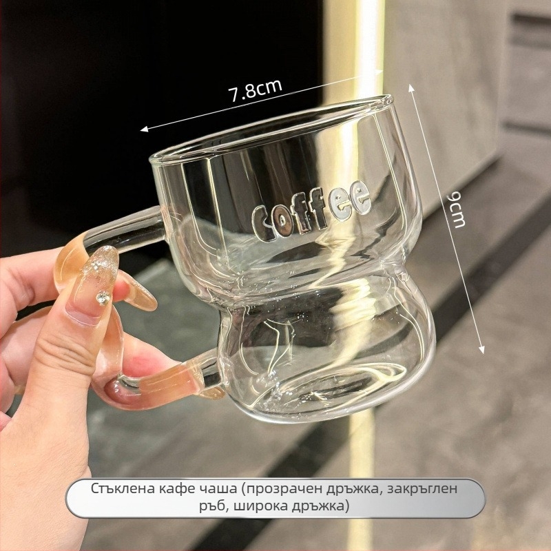 Чаша за кафе от кристално стъкло с модерен минималистичен дизайн и ръкохватка, неравна форма, възможност за печат на лого.