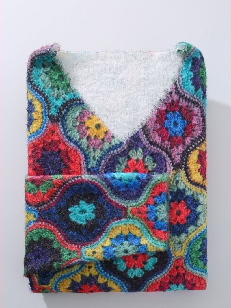 Пуловер със V-образно деколте, геометричен модел, полиестер, есен 2024