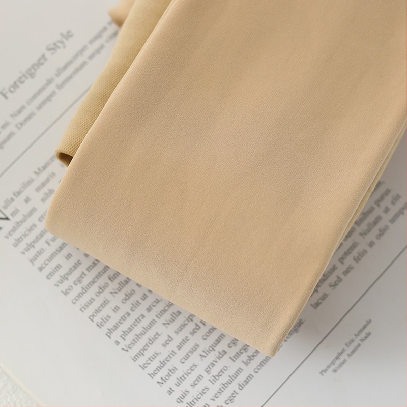 Найлонов чорапогащник, повдигащ ханша и оформя силуета, дебел, с девет точки на стъпалото