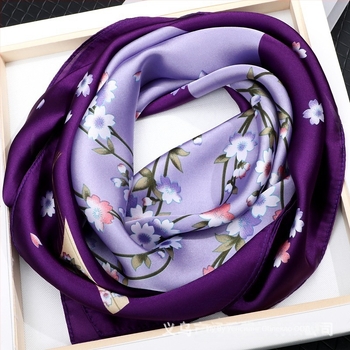 Квадратен шал от изкуствена коприна с принт за жени в средна и по-възрастна възраст — есенен стил, тъкане: гладко, печат