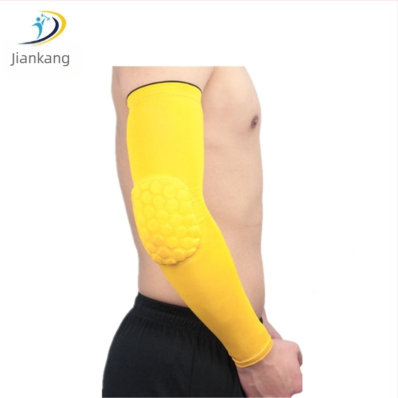 Лакътна защита J60/Double — полиестерно влакно; универсална група; обхват: лакът; категория: лакътна защита