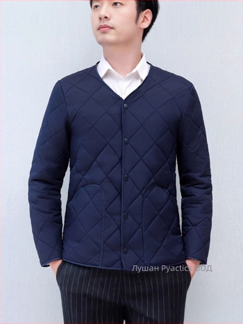 Мъжко памучно яке с поларена подплата за зимата, къс модел, тясна кройка, едноредно закопчаване, джобове с патч дизайн (3 джоба)