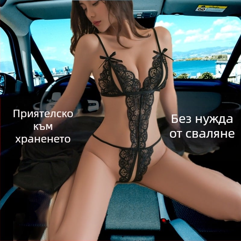 Дантелено боди със прозрачен дизайн, с открита чатала, стил джъмпсют, полиестерна материя