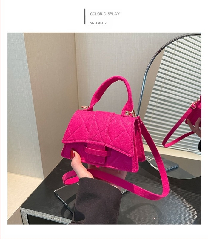 Мини чанта, уличен стил, хоризонтална квадратна форма (Материал: плат; Подплата: полиестер; Магнитно закриване; Вътрешен джоб за документи; Една презрамка)