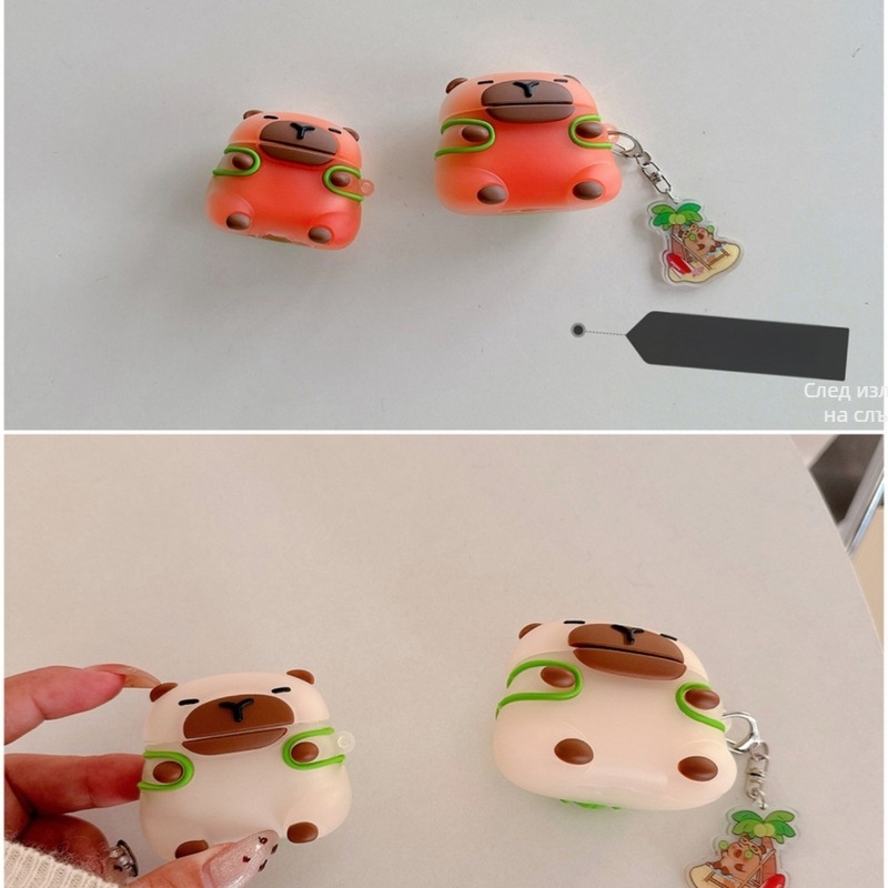 Силиконов предпазен калъф за AirPods 4 и AirPods Pro 3 – карикатурен релеф UV капибара дизайн (Материал: силикон; Съвместимост: AirPods 4, AirPods Pro 3; Стил: Карикатура; Изработка: Релеф)