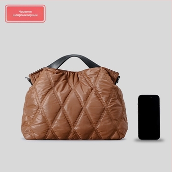 Down Bag Tote чанта – полиестер, хоризонтална квадратна форма, цип за откриване, вътрешни джобове: джоб с цип, джоб за телефон, допълнителен джоб с цип; с един рамен ремък