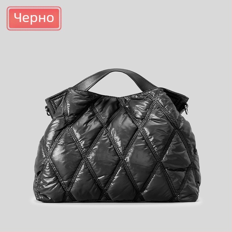 Down Bag Tote чанта – полиестер, хоризонтална квадратна форма, цип за откриване, вътрешни джобове: джоб с цип, джоб за телефон, допълнителен джоб с цип; с един рамен ремък