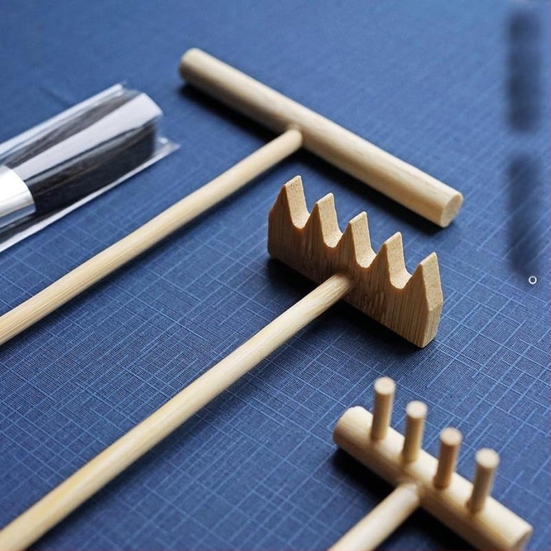 Японски стил Karesansui комплект за бюро с пясък – дзен пясъчник за DIY микро ландшафт и домашна медитация, пластмаса и смола, подаръчна кутия, код на продукта T56710295477075