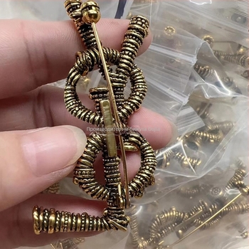 Медна брошка с буквен и геометричен дизайн, електроплатирана, дамски моден аксесоар