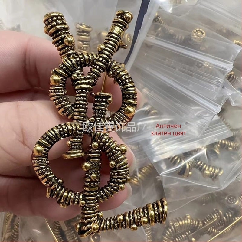 Медна брошка с буквен и геометричен дизайн, електроплатирана, дамски моден аксесоар