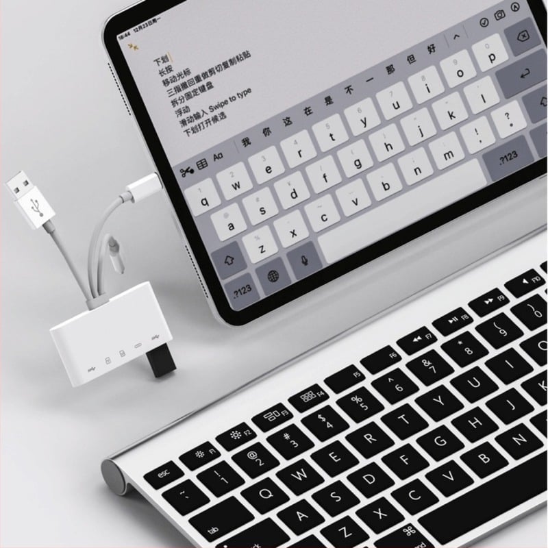 Три в едно USB 2.0 четец за карти и докинг станция за Apple устройства
