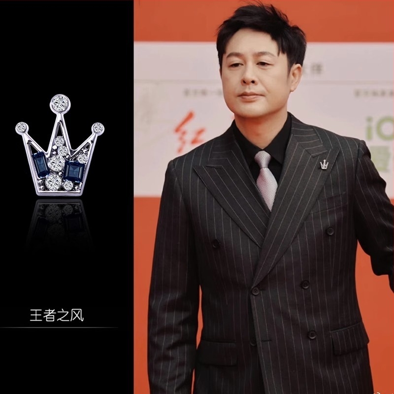 Collar pin – коронаобразна форма, винтидж сплав, електроплакиране, инкрустирани изкуствени камъни