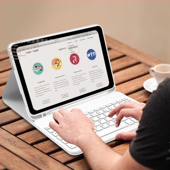 Защитен калъф за iPad 11-та генерация A16 с магнитна Bluetooth клавиатура и кожен корпус