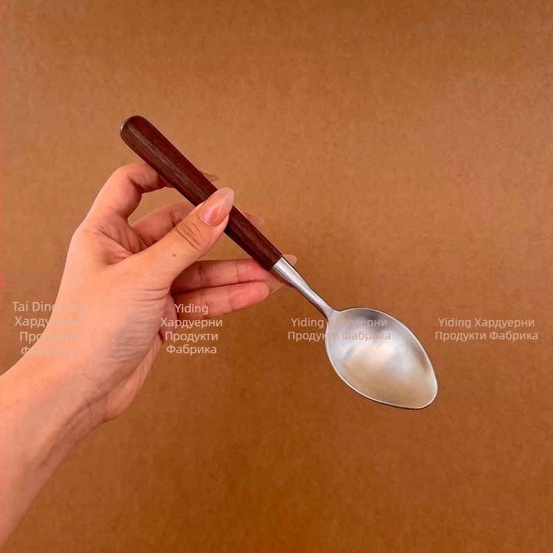 Комплект прибори за хранене от 304 неръждаема стомана с орехова дръжка: нож, вилка и лъжица, огледално полирани, ръчна изработка