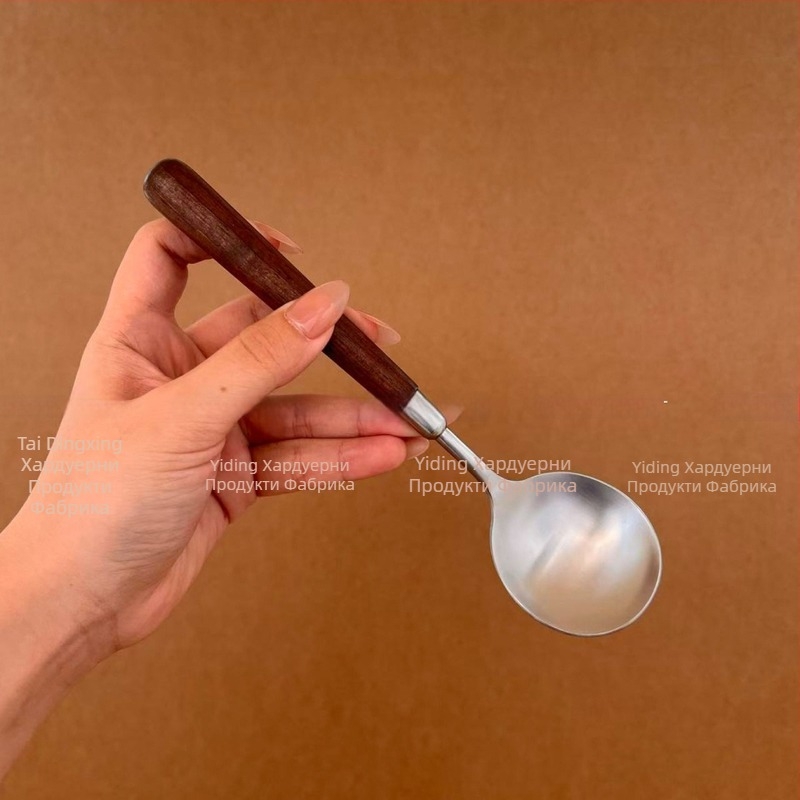 Комплект прибори за хранене от 304 неръждаема стомана с орехова дръжка: нож, вилка и лъжица, огледално полирани, ръчна изработка