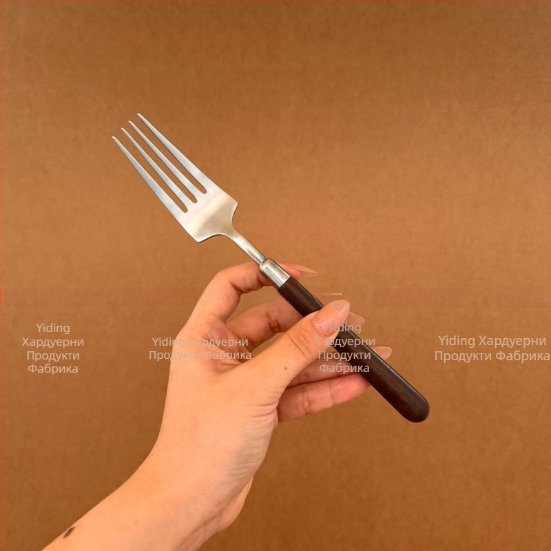 Комплект прибори за хранене от 304 неръждаема стомана с орехова дръжка: нож, вилка и лъжица, огледално полирани, ръчна изработка