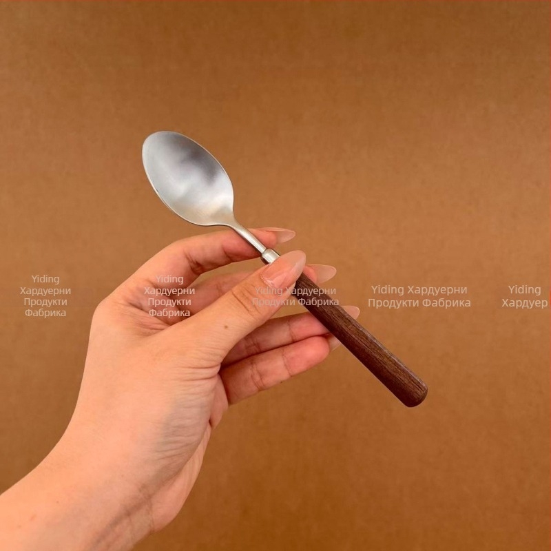 Комплект прибори за хранене от 304 неръждаема стомана с орехова дръжка: нож, вилка и лъжица, огледално полирани, ръчна изработка