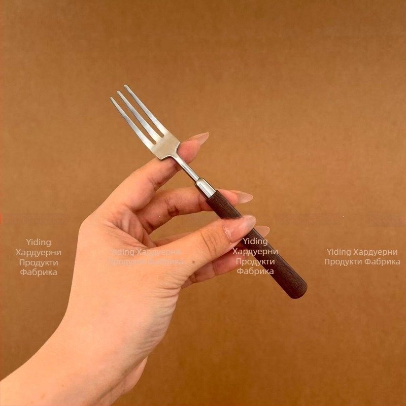 Комплект прибори за хранене от 304 неръждаема стомана с орехова дръжка: нож, вилка и лъжица, огледално полирани, ръчна изработка