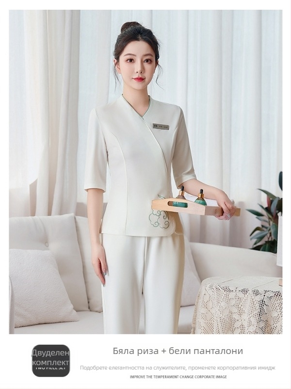 Женски комплект работно облекло за козметичен салон — топ с V-образно деколте и къс ръкав, панталон в костюм стил; влагоабсорбиращ и дишащ; полиестер-еластан смес (≥95% полиестер)