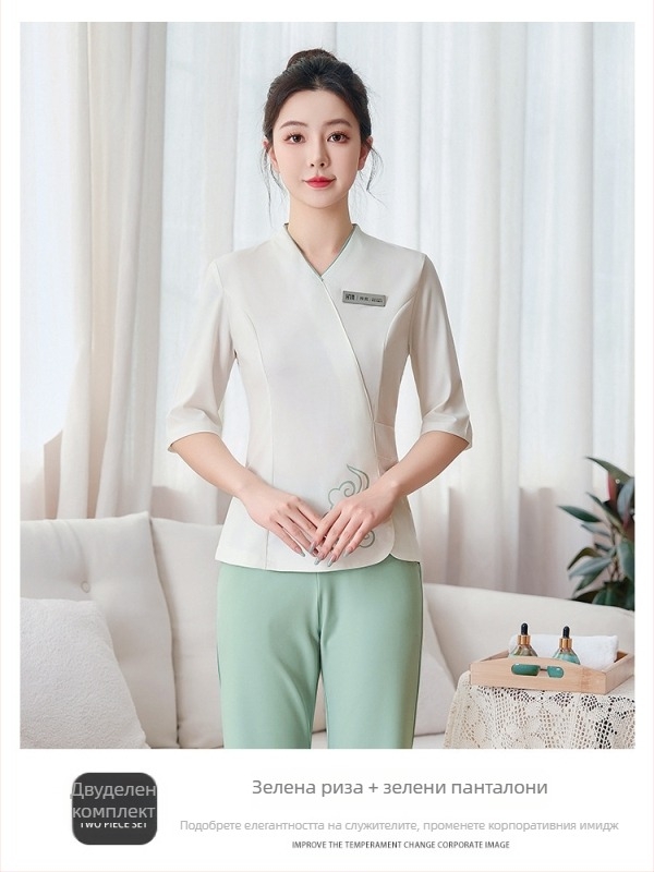 Женски комплект работно облекло за козметичен салон — топ с V-образно деколте и къс ръкав, панталон в костюм стил; влагоабсорбиращ и дишащ; полиестер-еластан смес (≥95% полиестер)