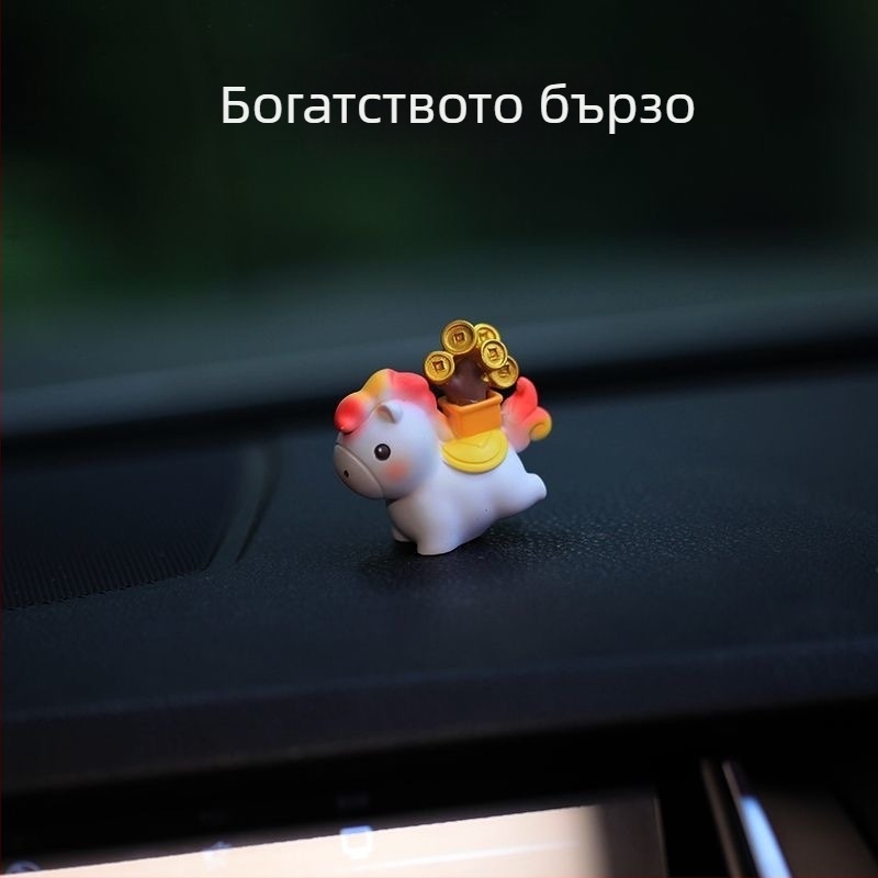 Украса за автомобил с мотив коня за 2026 г., карикатурен стил, PVC материал, вътрешно декориране за огледало за задно виждане