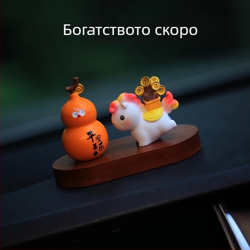 Украса за автомобил с мотив коня за 2026 г., карикатурен стил, PVC материал, вътрешно декориране за огледало за задно виждане