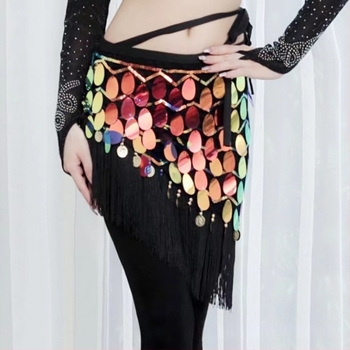 Комплект за ориенталски танц: хип шал с пискюли и пайети, талиев пояс и къса пола; основен материал – козя кожа 80%