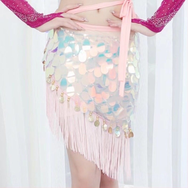 Комплект за ориенталски танц: хип шал с пискюли и пайети, талиев пояс и къса пола; основен материал – козя кожа 80%