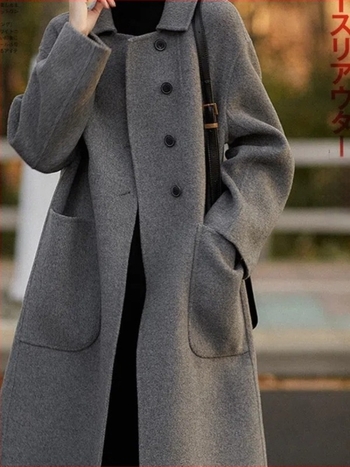 Дамско палто от полиестер с еластан, дебело, средна дължина 65–80 см, свободен силует, поло яка, едноредово закопчаване с катарами