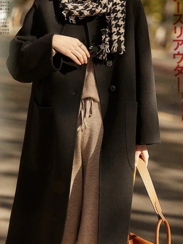 Дамско палто от полиестер с еластан, дебело, средна дължина 65–80 см, свободен силует, поло яка, едноредово закопчаване с катарами