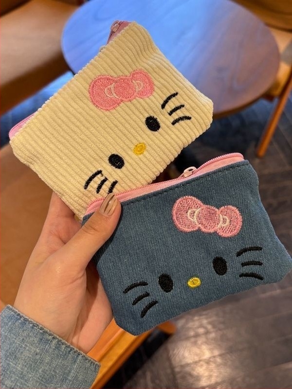 Монетник от деним с аниме мотиви — женски мини портфейл за монети и карти, ултралек и компактен