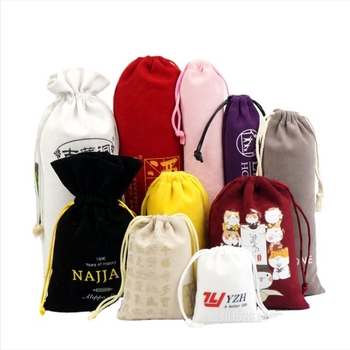 Платнена чанта с цип за съхранение, подходяща за канцеларски материали и бижута; персонализирана с лого; дъно и страни; печат: термопрехвърляне, ситопечат и машинен печат