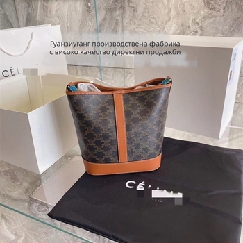 Дамска кожена бакет чанта с платнена облицовка, вътрешни джобове за телефон и лична карта, отворен връх