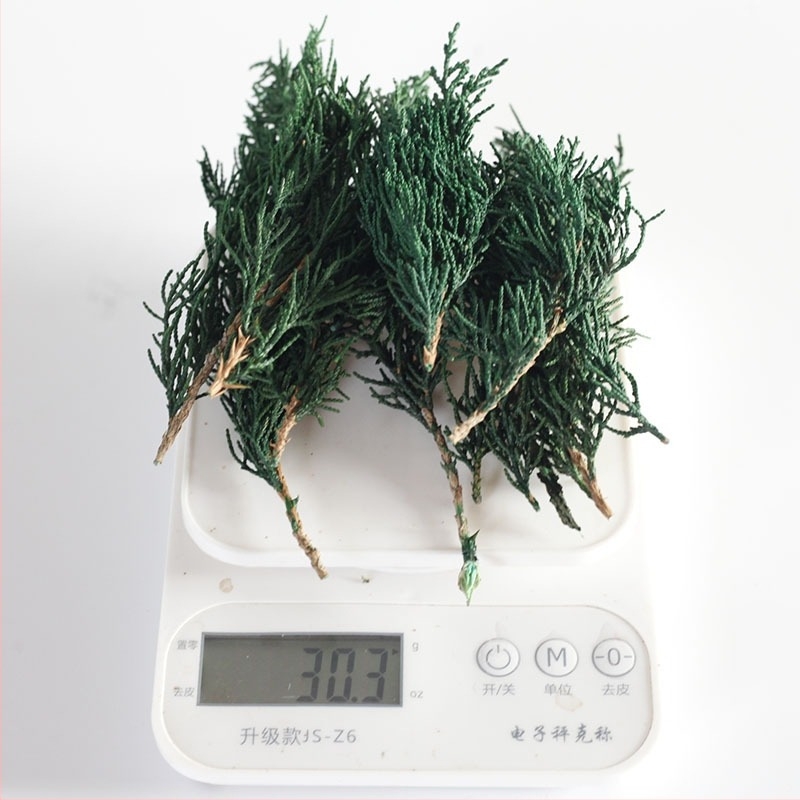 DIY комплект за ароматизирани свещи с бор и кипарис и сушени цветя – марка Flowers Still, готов за подарък