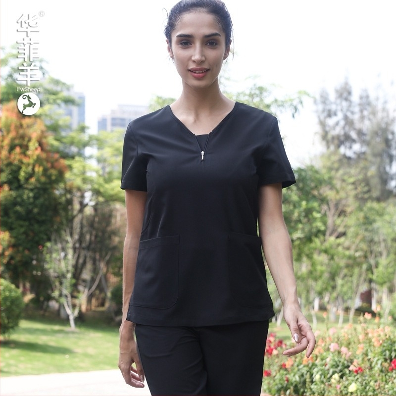 Женски медицински костюм за козметичен салон – влагоотвеждаща материя, полиестер 95% + спандекс 5%