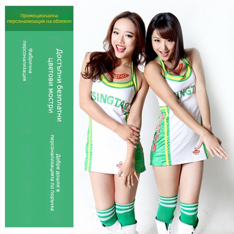 Женски костюм за лято с влагоотвеждаща полиестерна материя