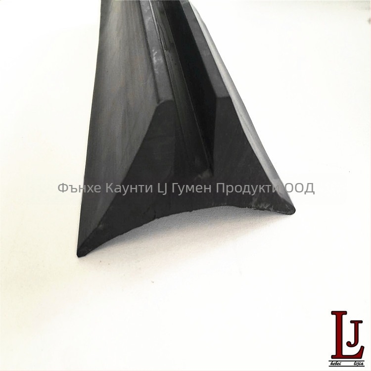 Гумен уплътнител за мостове с профили dovetail и канален профил, водоустойчиво уплътнение, работна температура 120°C, работно налягане 6