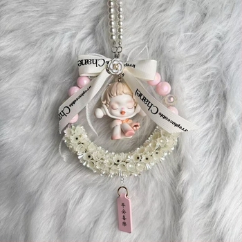 Автомобилно окачено декоративно украшение, акрил, мотив ландыш, полукръгъл дизайн, персонализируемо, достъпна луксозна визия